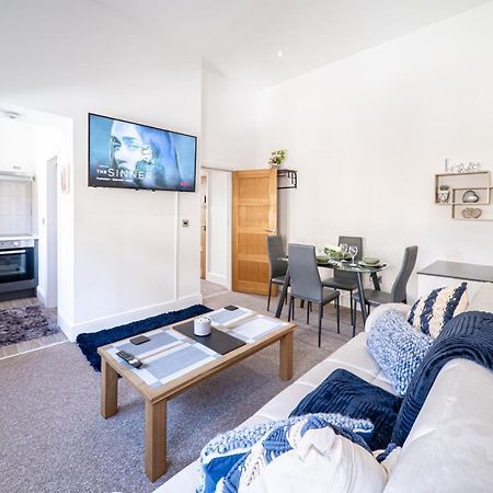Cozy 1-Bedroom Apartment In The Heart Of Barnsley Town Centre Exterior photo