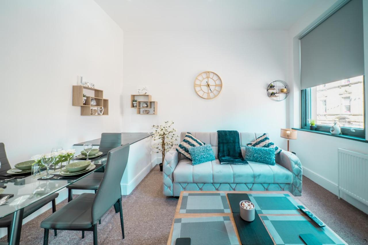 Cozy 1-Bedroom Apartment In The Heart Of Barnsley Town Centre Exterior photo
