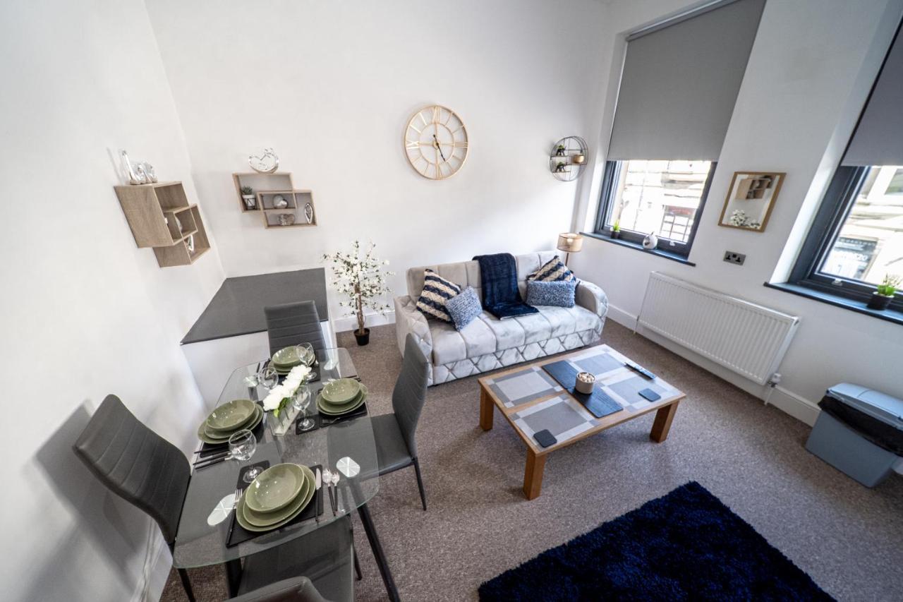 Cozy 1-Bedroom Apartment In The Heart Of Barnsley Town Centre Exterior photo
