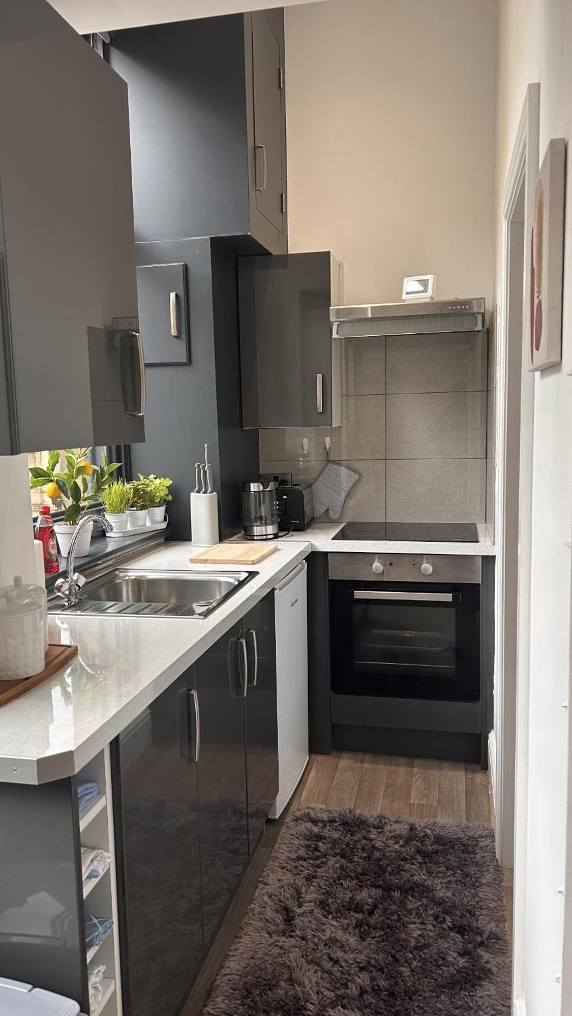 Cozy 1-Bedroom Apartment In The Heart Of Barnsley Town Centre Exterior photo